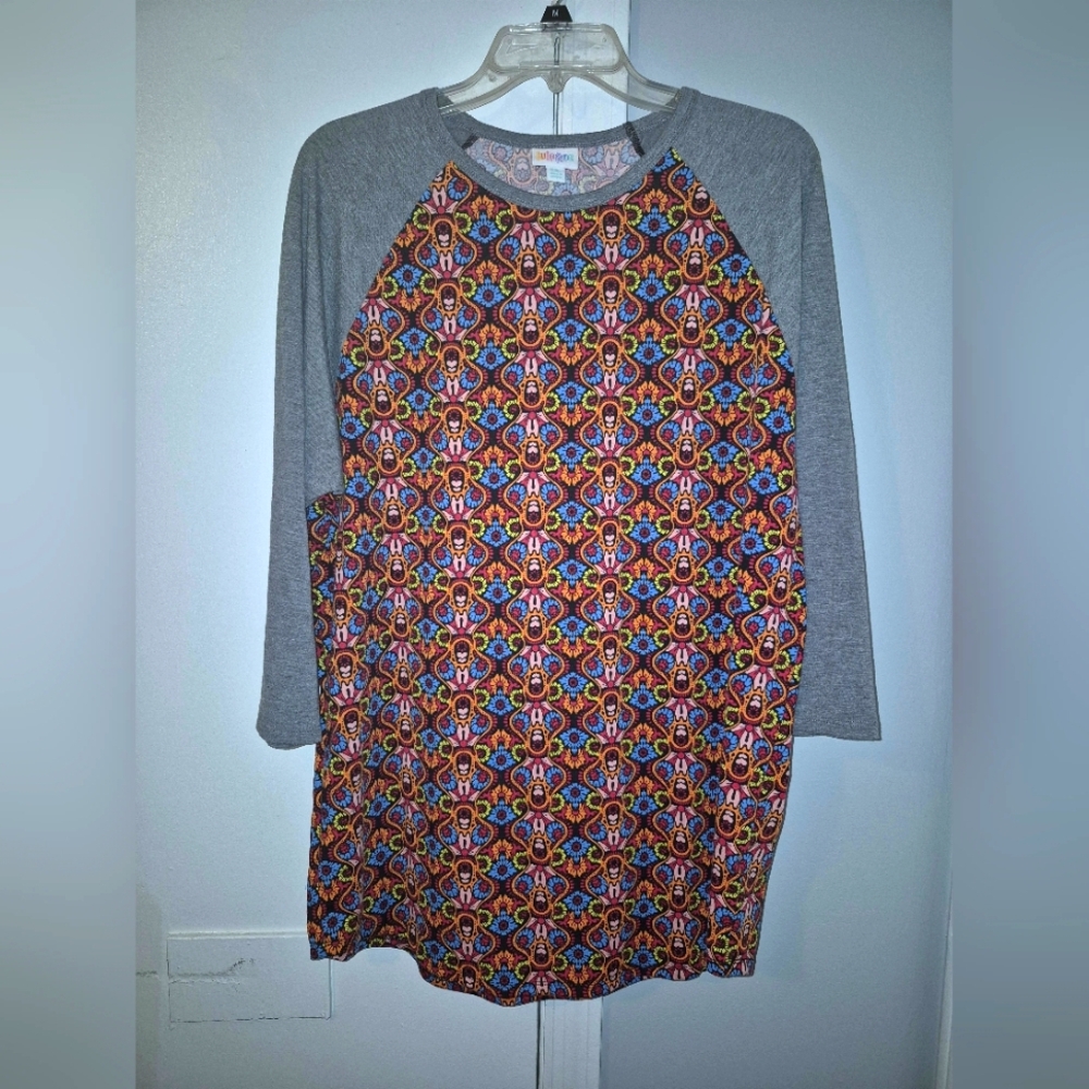 Lularoe Size 2XL Colorful Patterned Raglan Sleeve Top